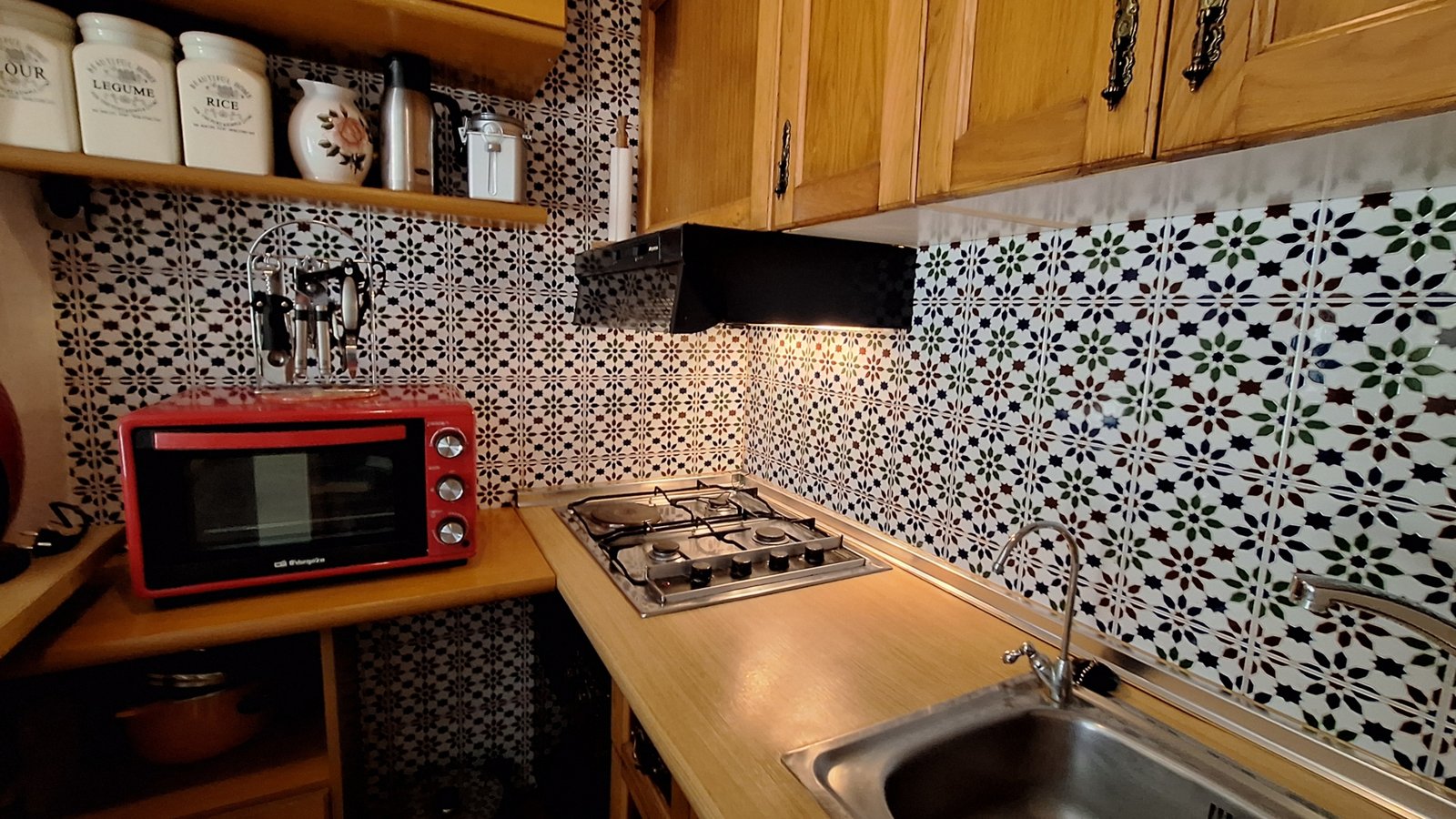 Erdgeschoss-Bungalow in Torrevieja mit zwei Terrassen, 500 m vom Meer entfernt