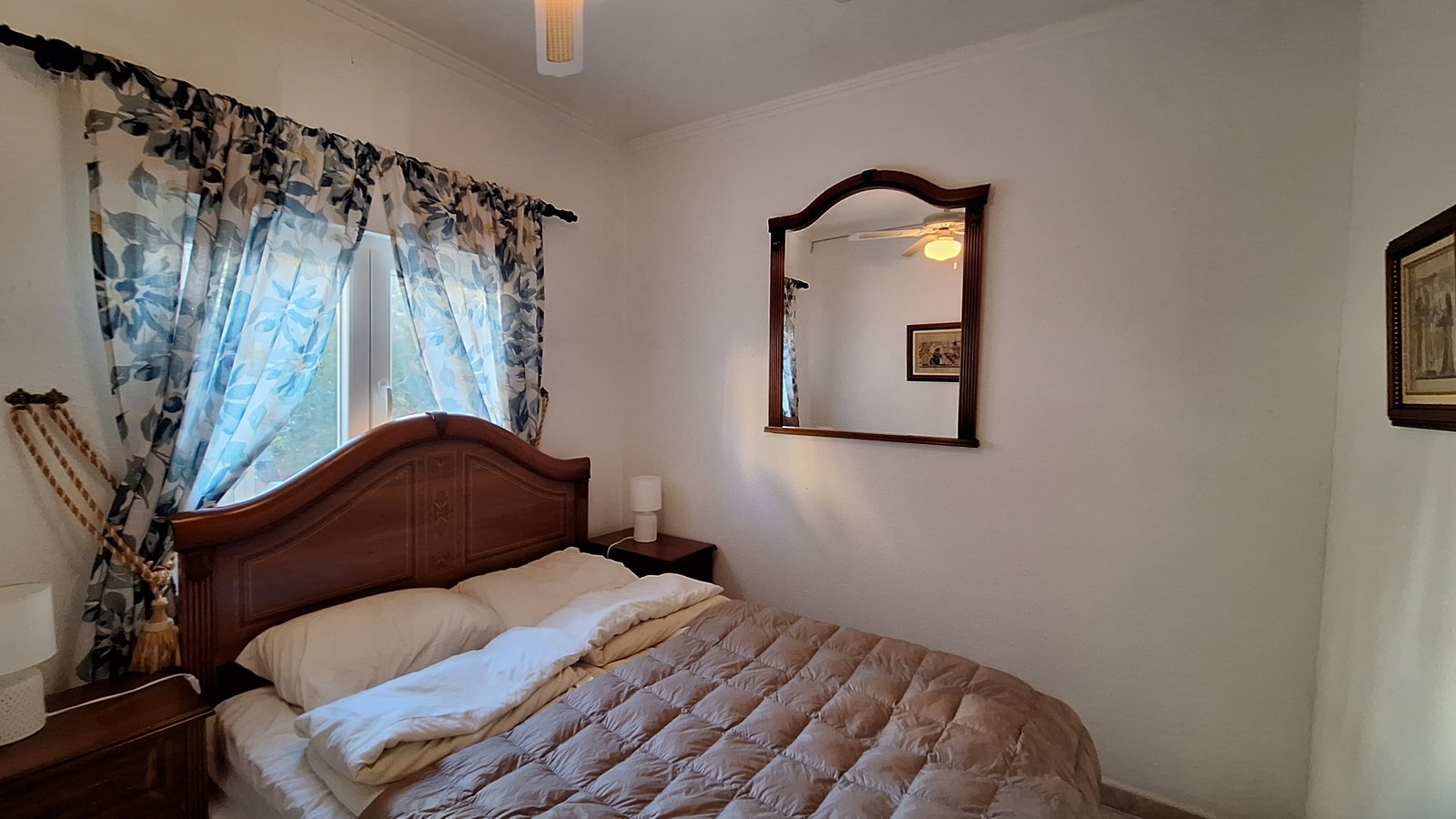 Erdgeschoss-Bungalow in Torrevieja mit zwei Terrassen, 500 m vom Meer entfernt