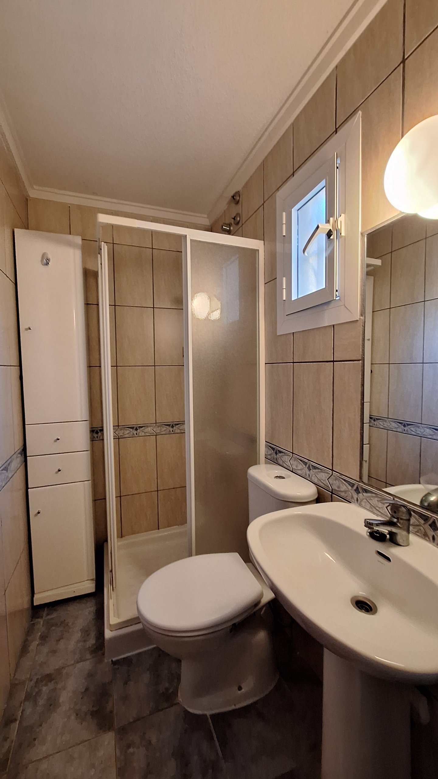Erdgeschoss-Bungalow in Torrevieja mit zwei Terrassen, 500 m vom Meer entfernt