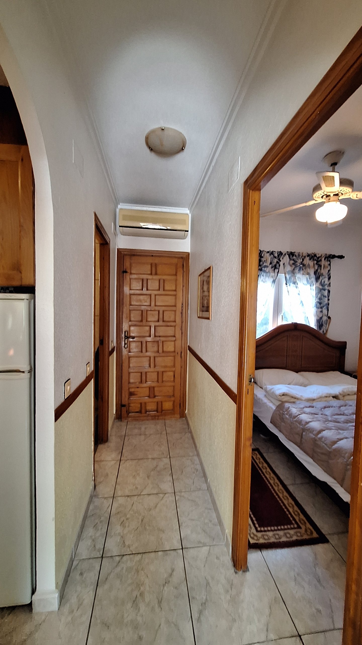 Erdgeschoss-Bungalow in Torrevieja mit zwei Terrassen, 500 m vom Meer entfernt