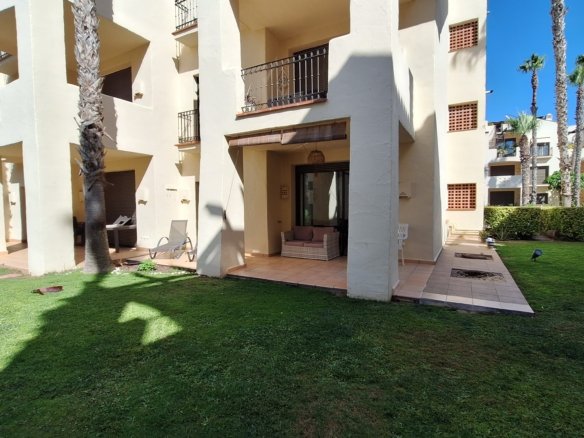 Vivienda en planta baja en esquina en Roda Golf