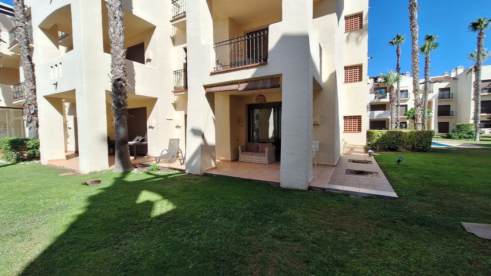 Vivienda en planta baja en esquina en Roda Golf
