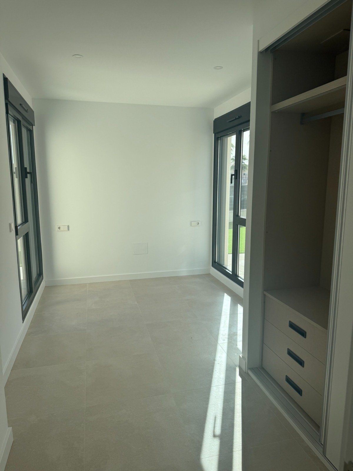 Exclusiva villa de lujo en primera línea de mar en Los Alcázares