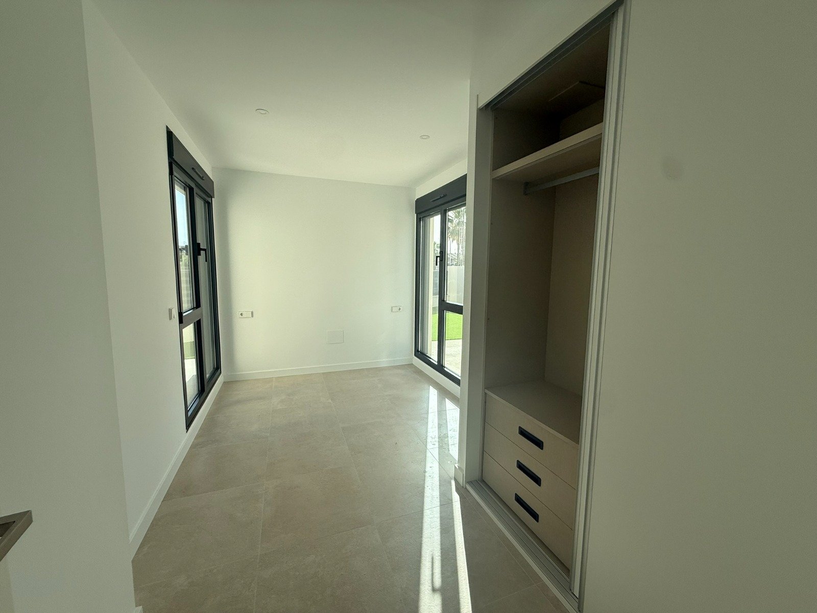 Exclusiva villa de lujo en primera línea de mar en Los Alcázares