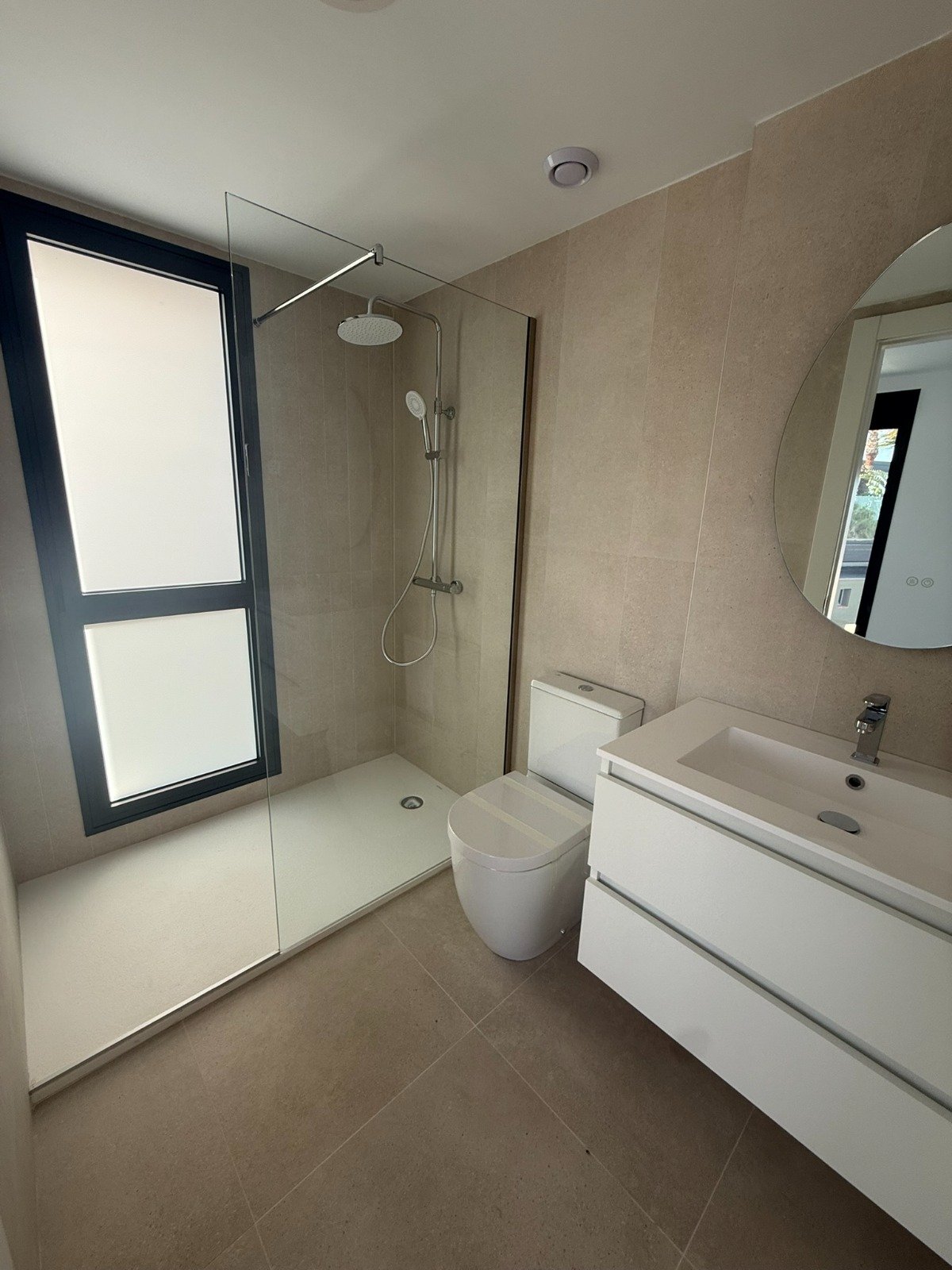 Exclusiva villa de lujo en primera línea de mar en Los Alcázares