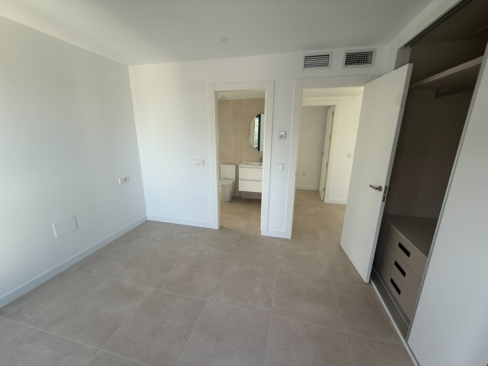 Exclusiva villa de lujo en primera línea de mar en Los Alcázares