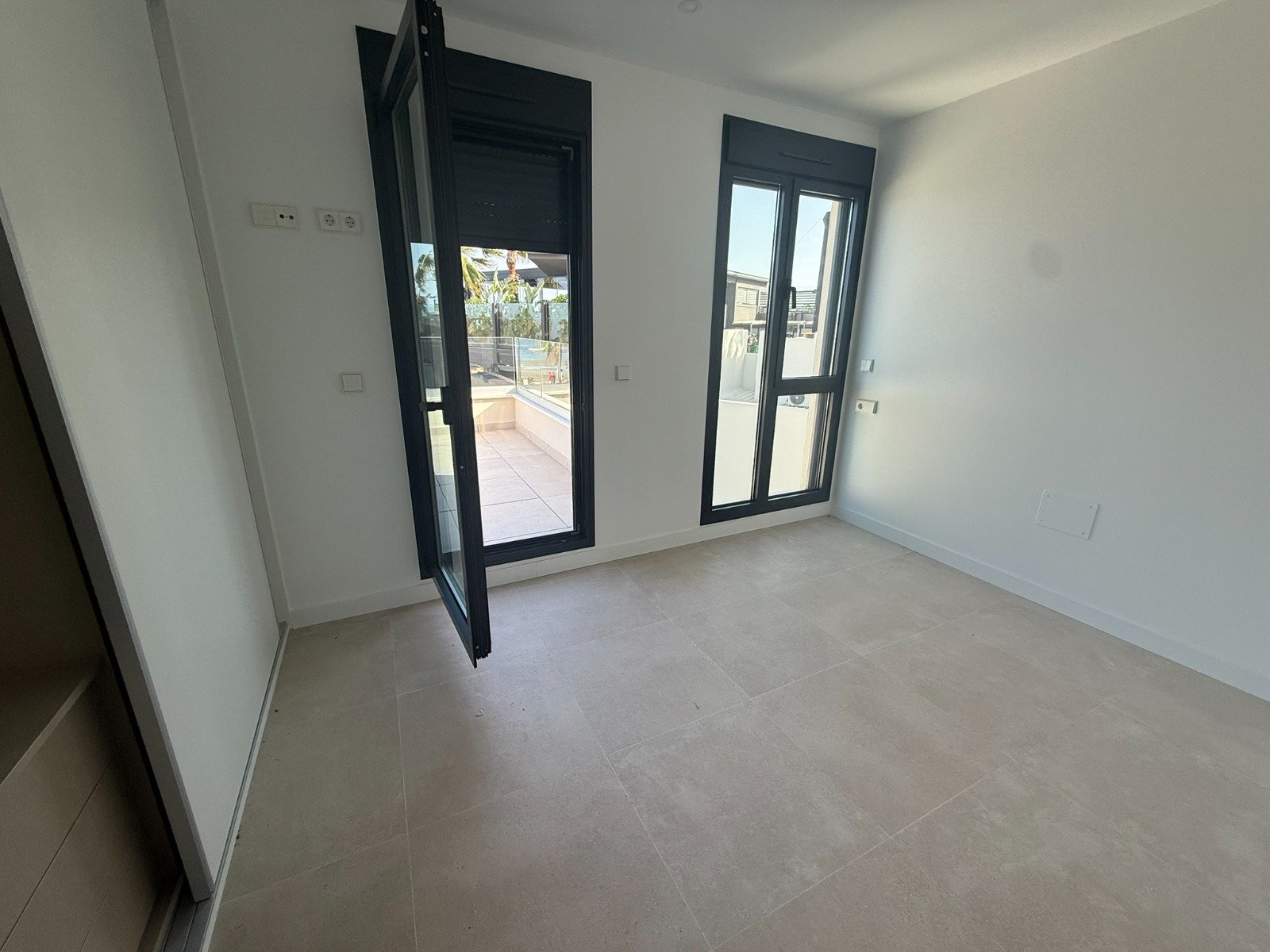 Exclusiva villa de lujo en primera línea de mar en Los Alcázares