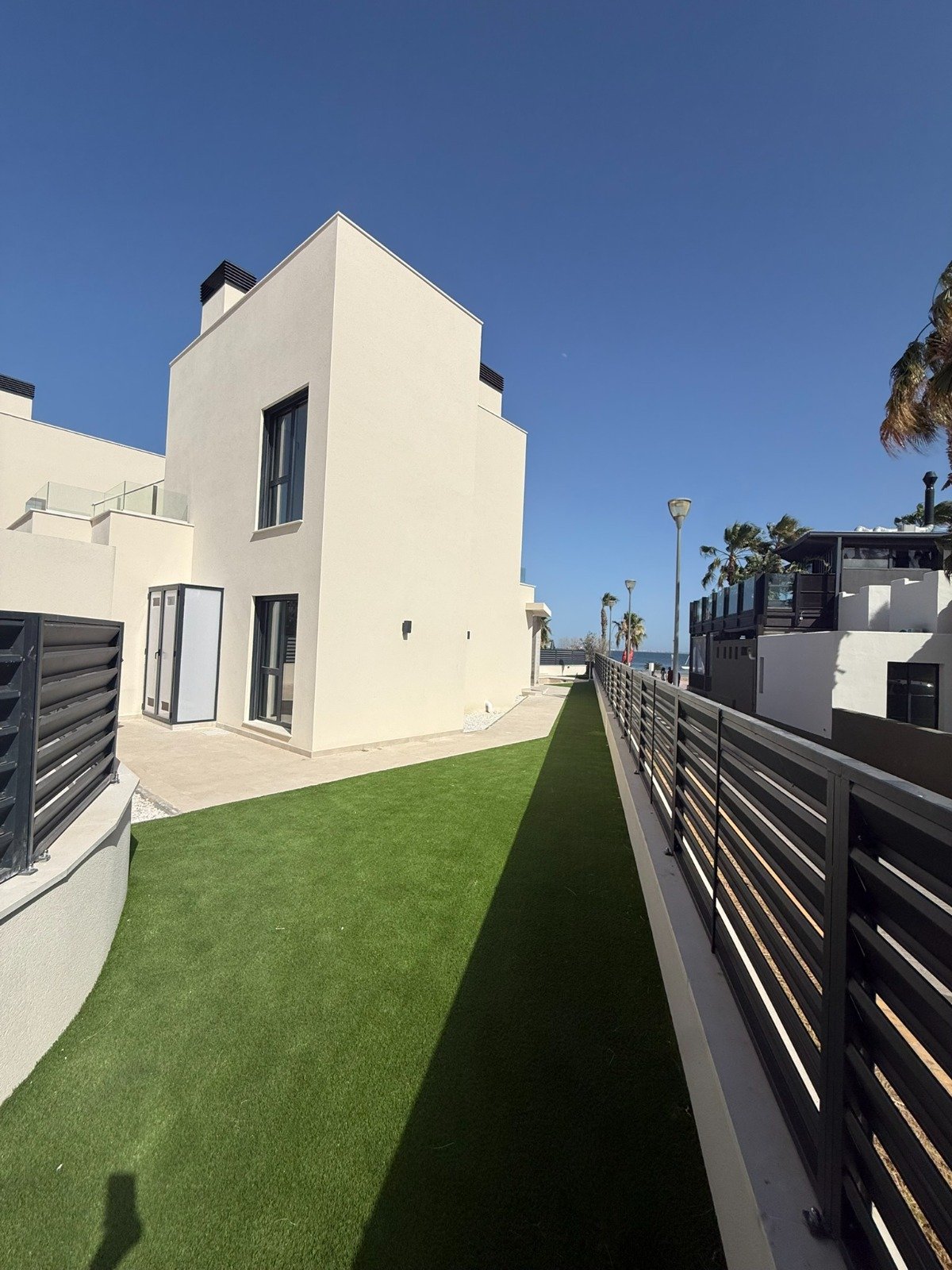 Exclusiva villa de lujo en primera línea de mar en Los Alcázares