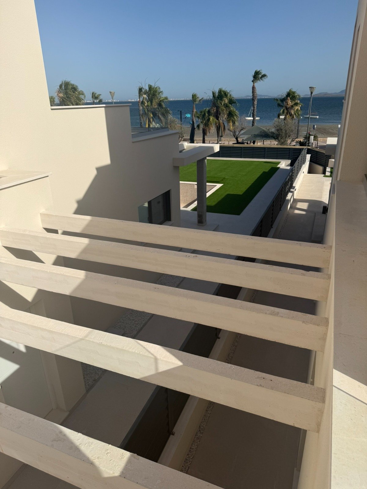 Exclusiva villa de lujo en primera línea de mar en Los Alcázares