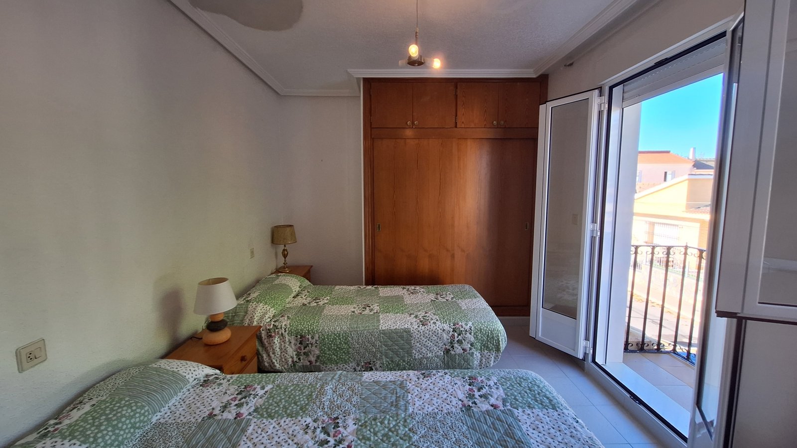Duplex mitoyen d’angle avec 3 chambres et une terrasse à Lo Pagán