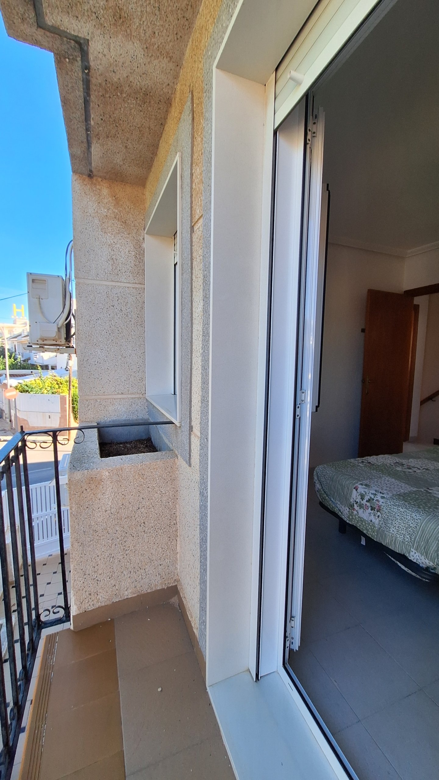 Duplex mitoyen d’angle avec 3 chambres et une terrasse à Lo Pagán