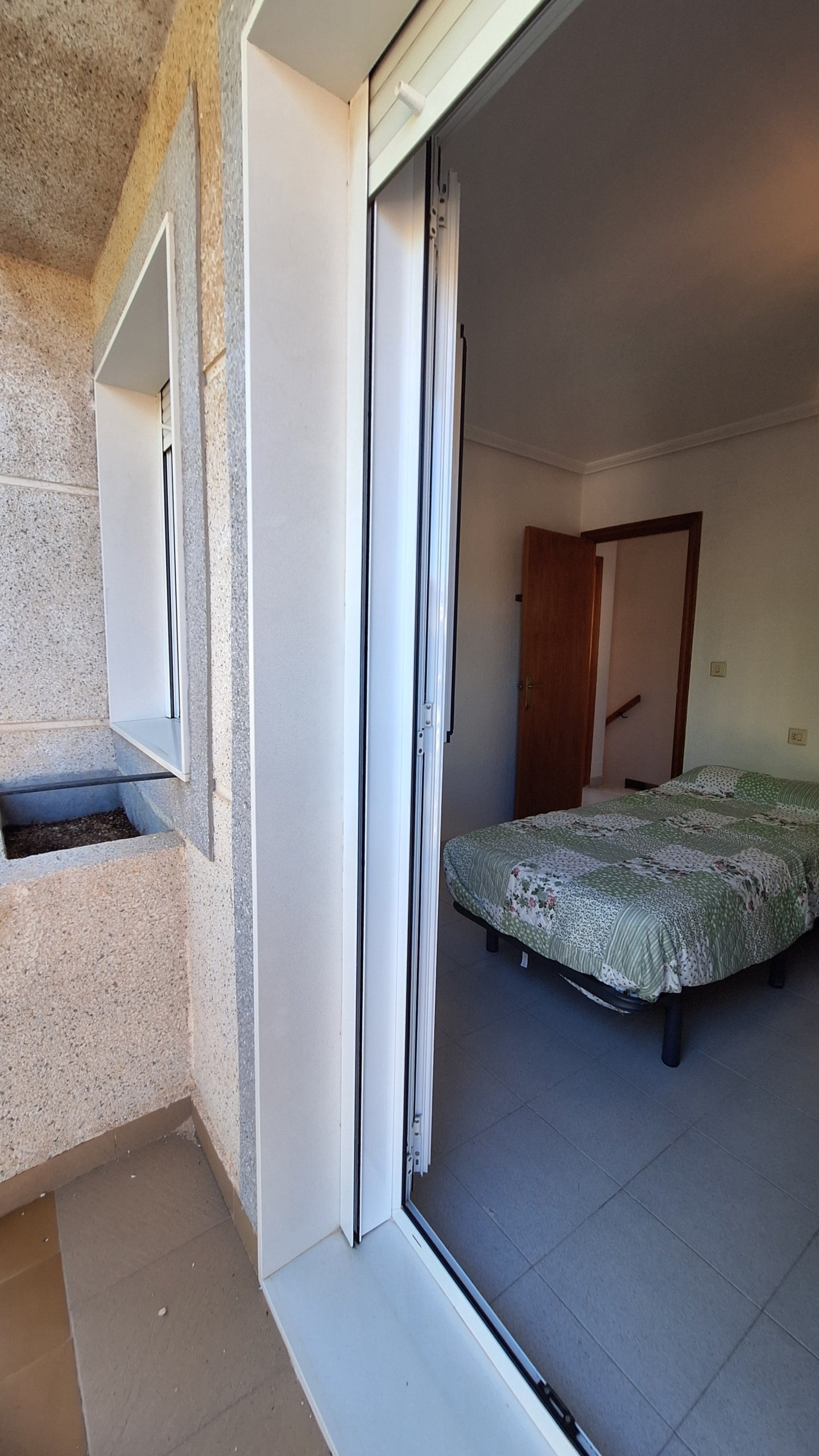 Duplex mitoyen d’angle avec 3 chambres et une terrasse à Lo Pagán
